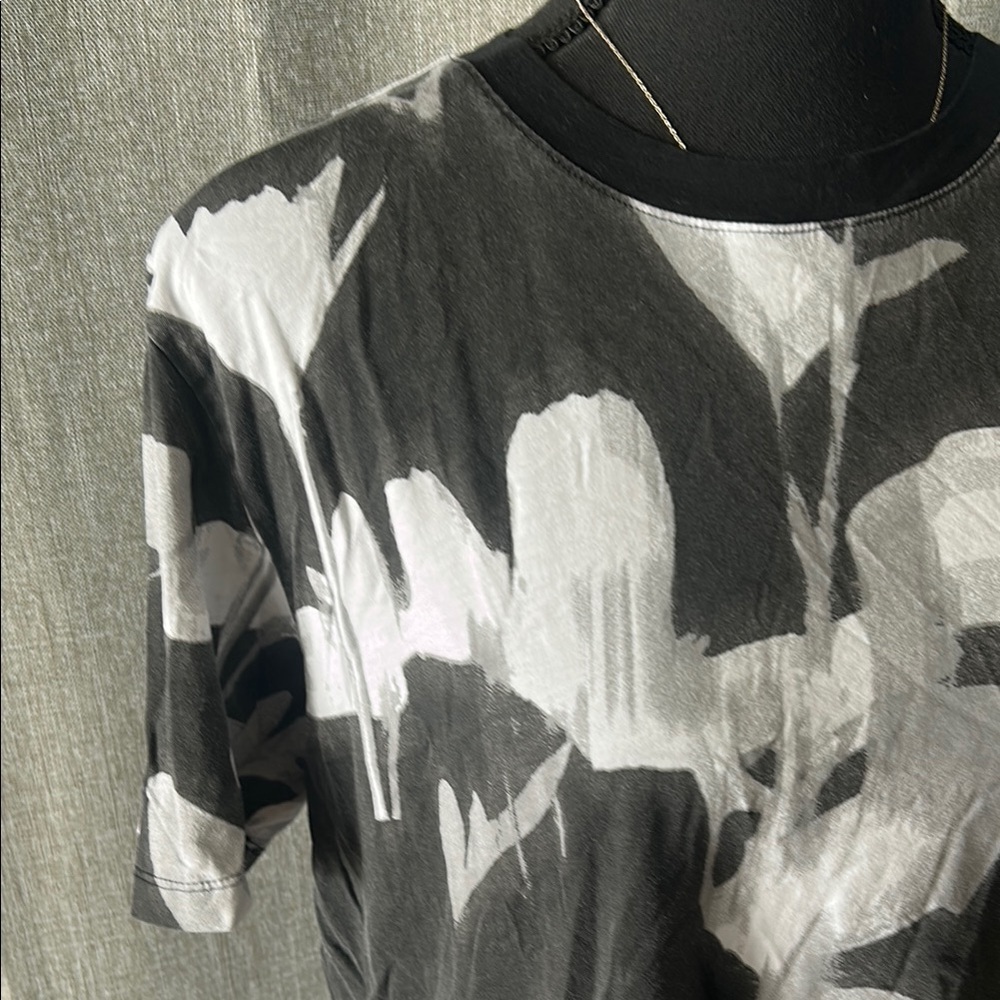 Hugo Boss Black and White Short Sleeve Tee - Picture 2 of 4